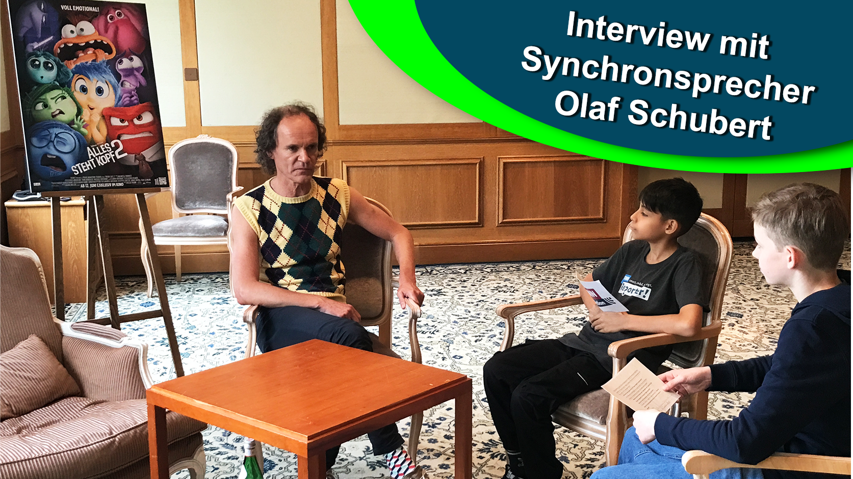 Olaf Schubert im Interview mit den FINNreportern Nael und Jonas im Hotel Adlon